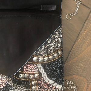 Beaded clutch